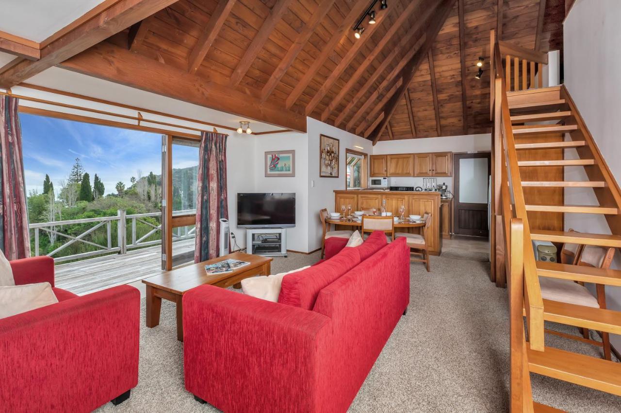 Te Maiki Retreat - Russell Holiday Home Екстер'єр фото