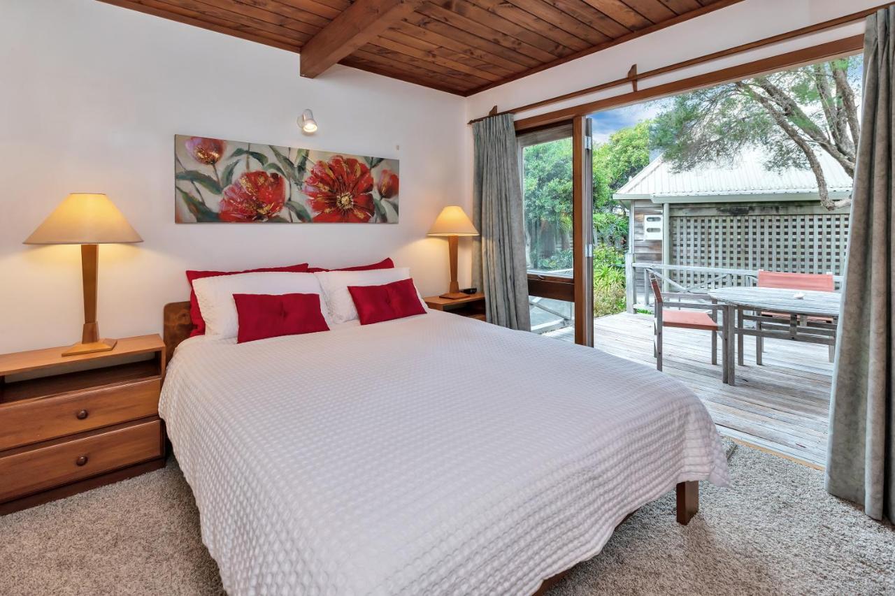 Te Maiki Retreat - Russell Holiday Home Екстер'єр фото